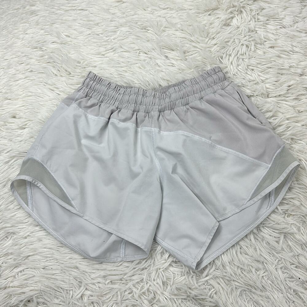 Lululemon Hotty Hot Short *Asym Light Chrome / White / White